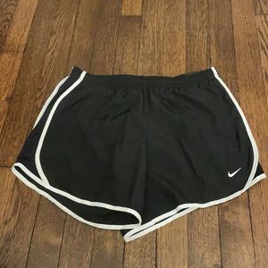 black nike athletic shorts